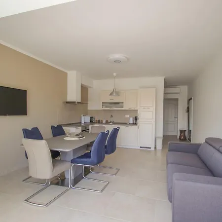 Dino A22 Apartment *